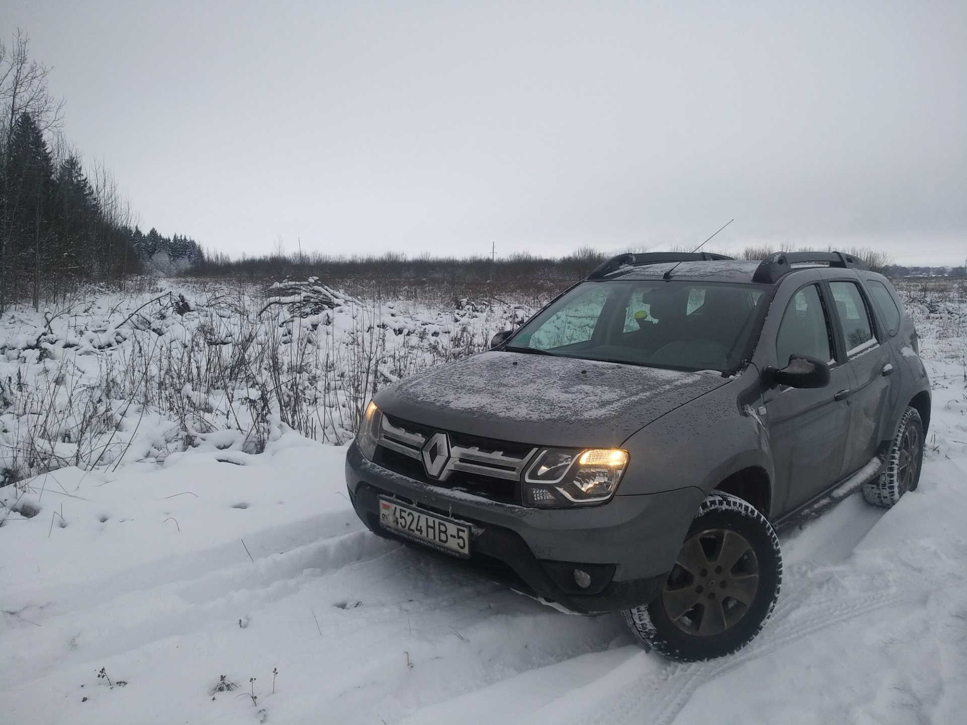 Рено зимний вариант. Переключатель печки рено дастер. Сандеро степвей зимние фото. Рено зимний режим. Sandero stepway езда по глубокому снегу.