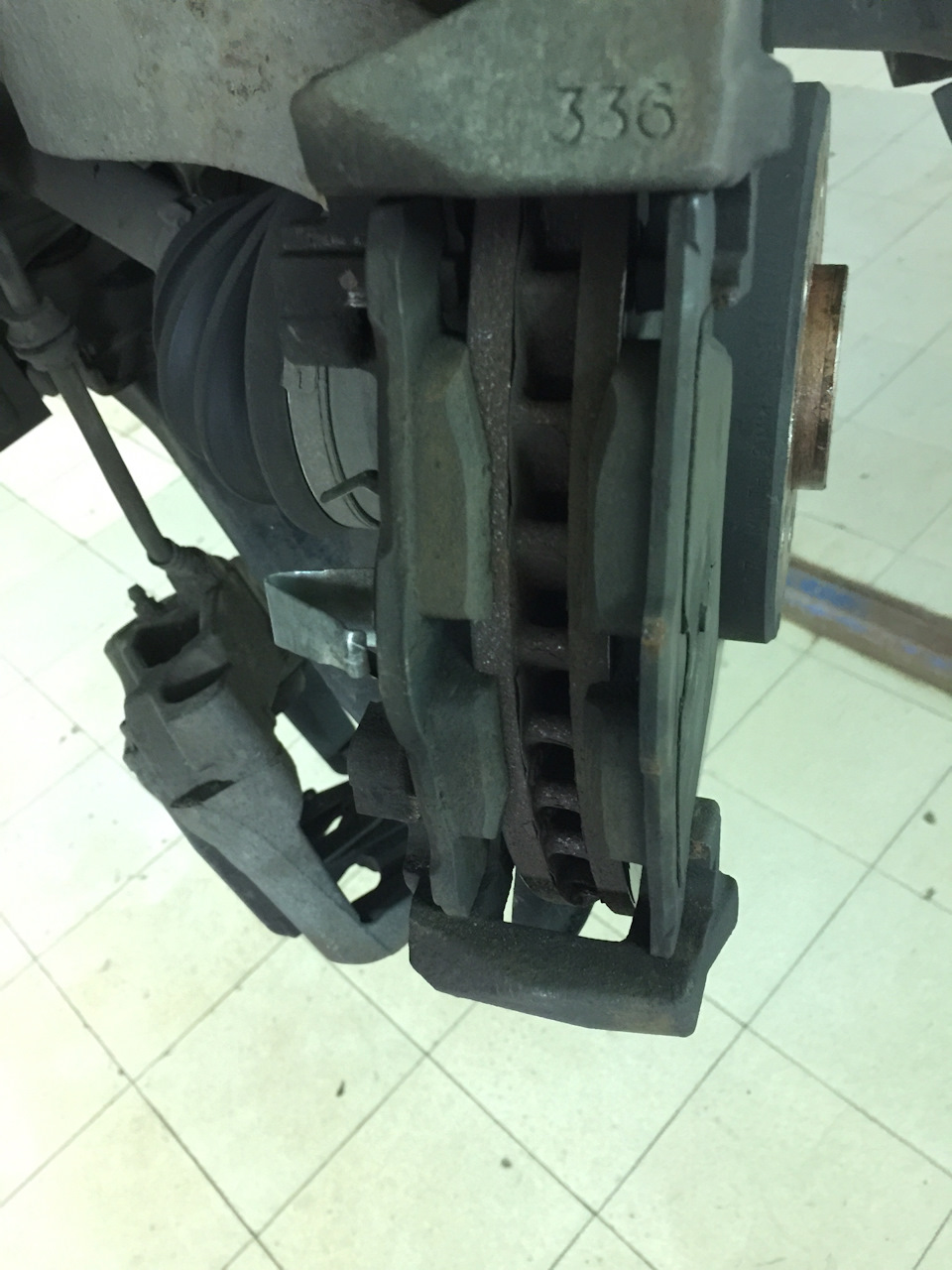 Что будет если поставить «неправильные» тормозные диски — Volvo S80 (2G ...