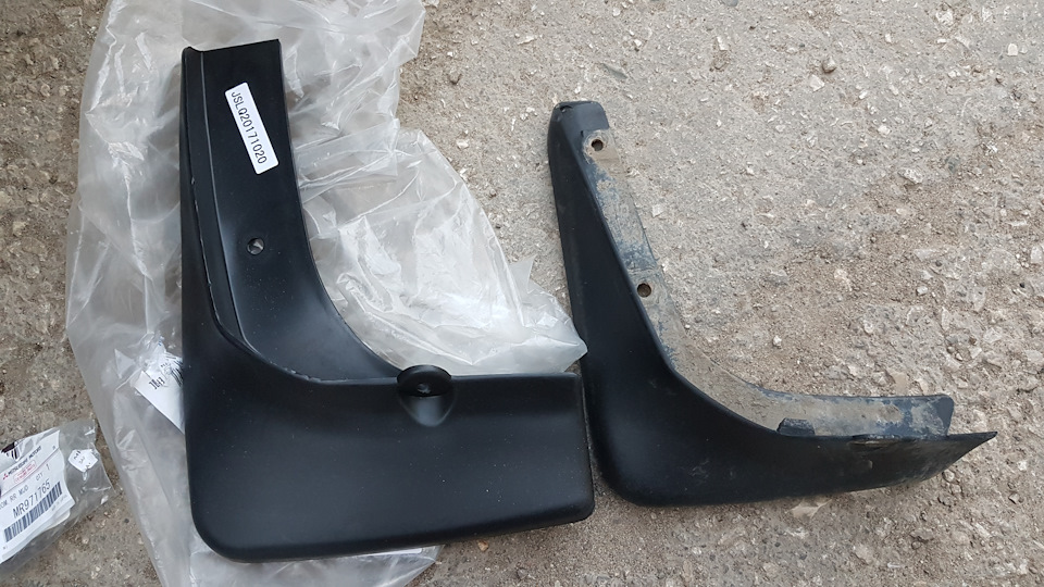 MR971765 ВТУЛКА ЗАДНЕГО БРЫЗГОВИКА Mitsubishi | Запчасти на DRIVE2