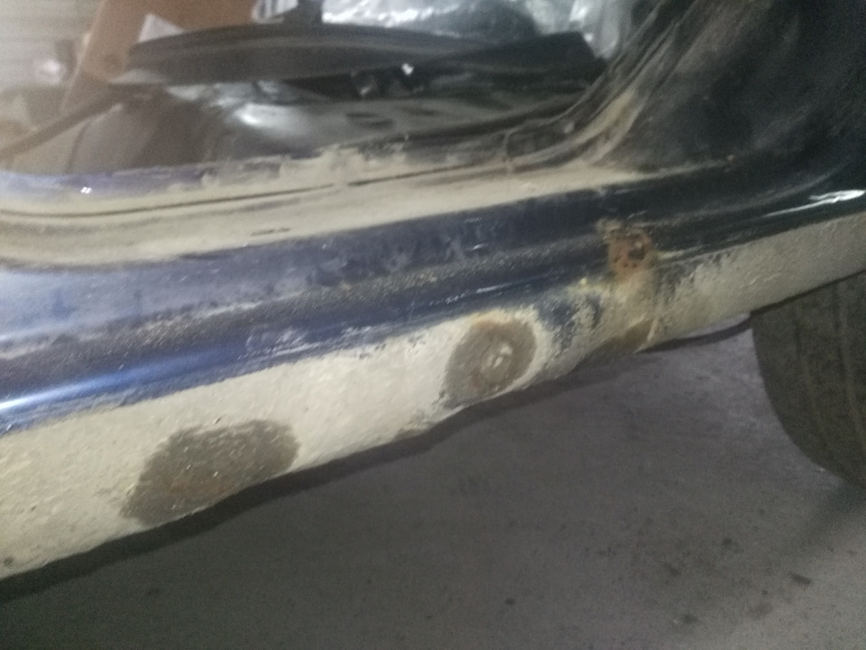 Замена порогов ниссан альмера. Almera n16 хэтчбек замена порогов. Пороги ниссан альмера классик. Замена порогов альмера. Дренажные отверстия альмера классик.