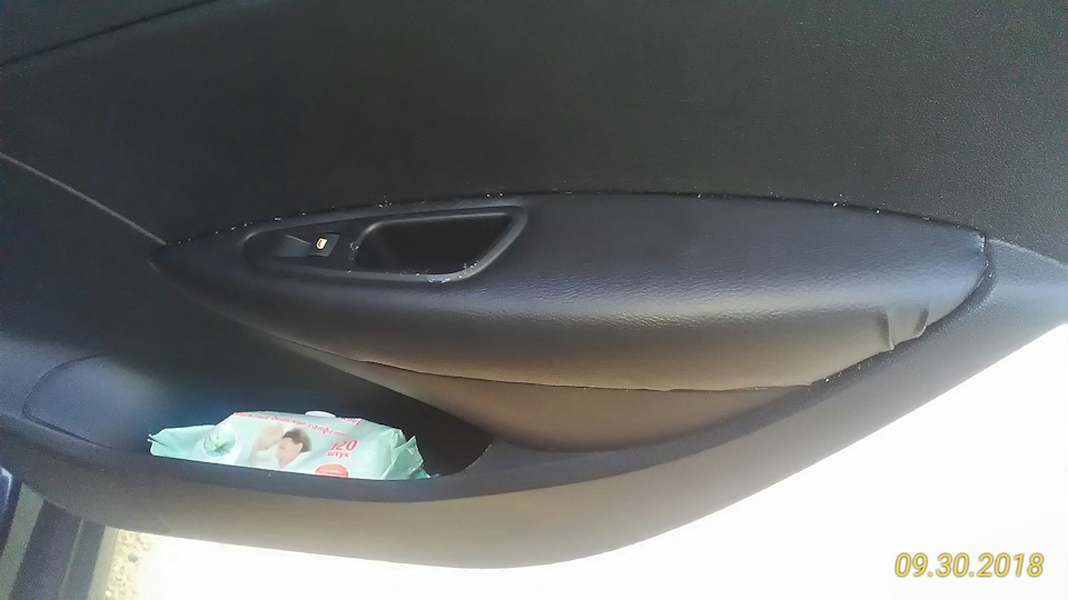 Перетяжка подлокотников термокожей — Peugeot 408, 1,6 л, 2012 года ...