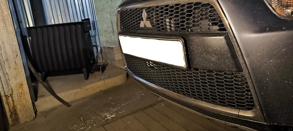 Затопил печку в гараже. — Mitsubishi Outlander XL