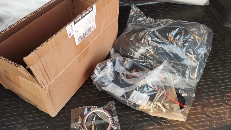 Пришли в коробке, каждая накладка упакована в пакет и завернуто в мелкую пупырку. — Changan CS55 Plus (2G)