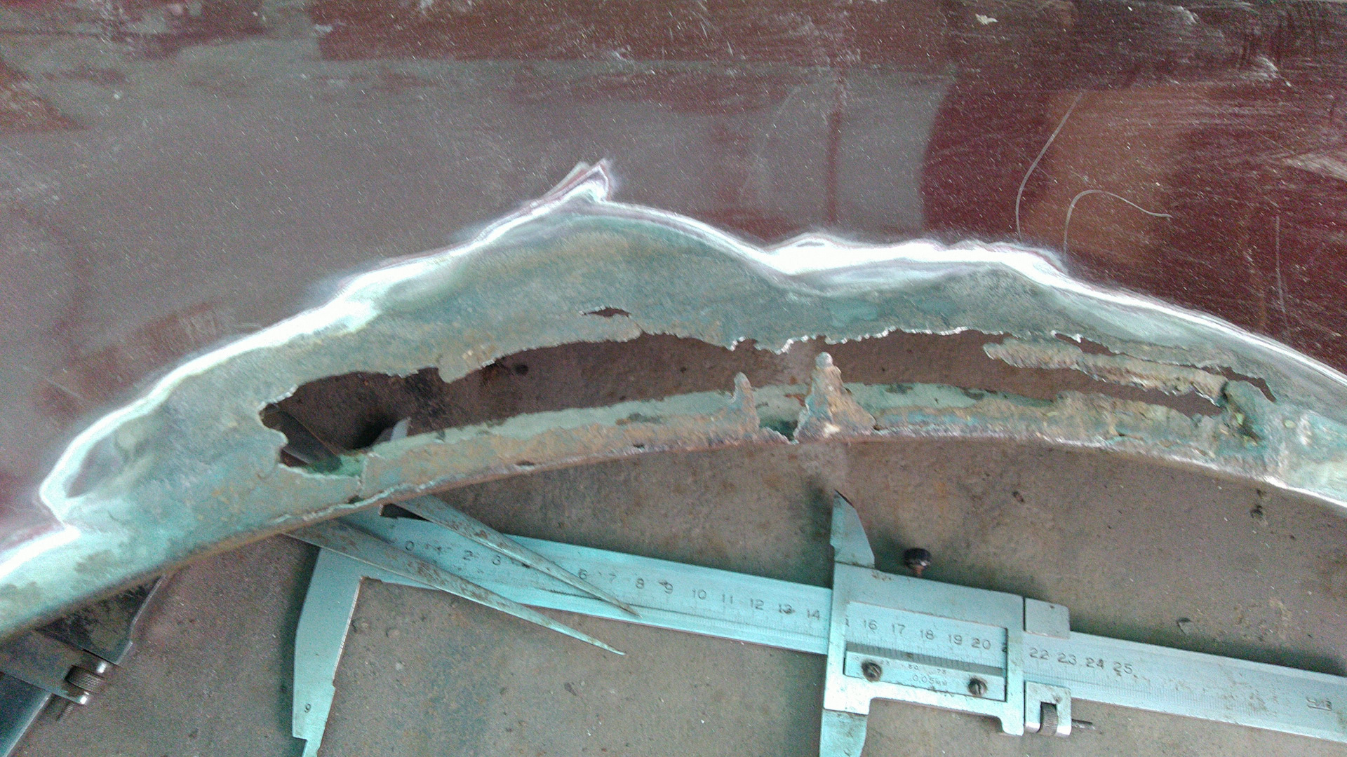 Ремонт прогнивших крыльев автомобиля. Как починить крыло. Как починить крыло. Как стяжками отремонтировать крыло мотоцикла. Как починить крыло.