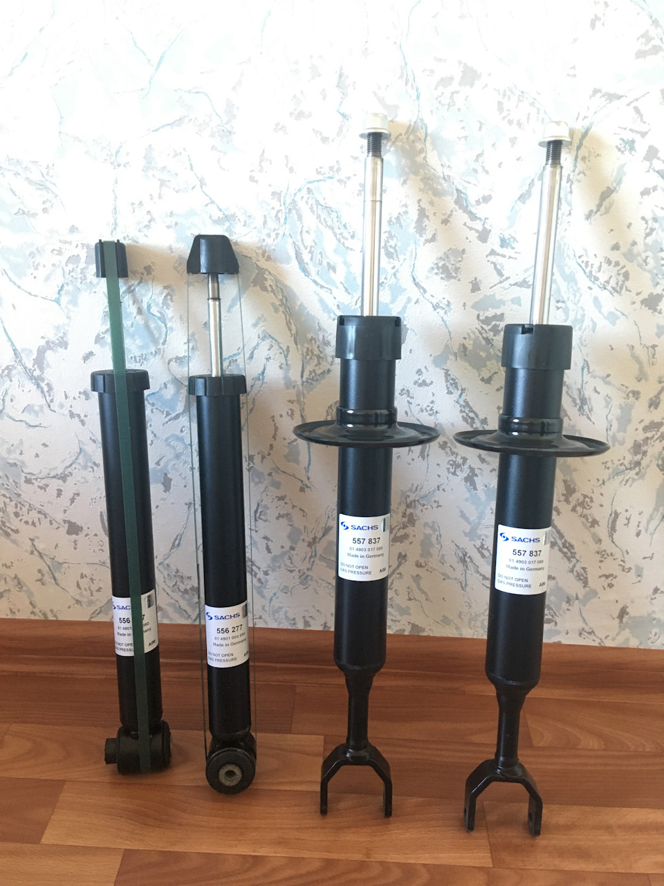 Фото в бортжурнале Volkswagen Passat B5. Запчасти на фото: 557837, 556271