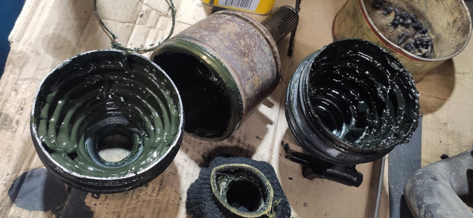 Замена внешнего пыльника заднего привода Паджеро 4 — Mitsubishi Pajero ...