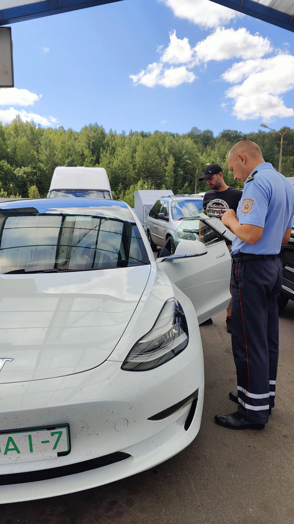 Перегон Минск-Казань ч.1 — Tesla Model 3, 2019 года | покупка машины |  DRIVE2