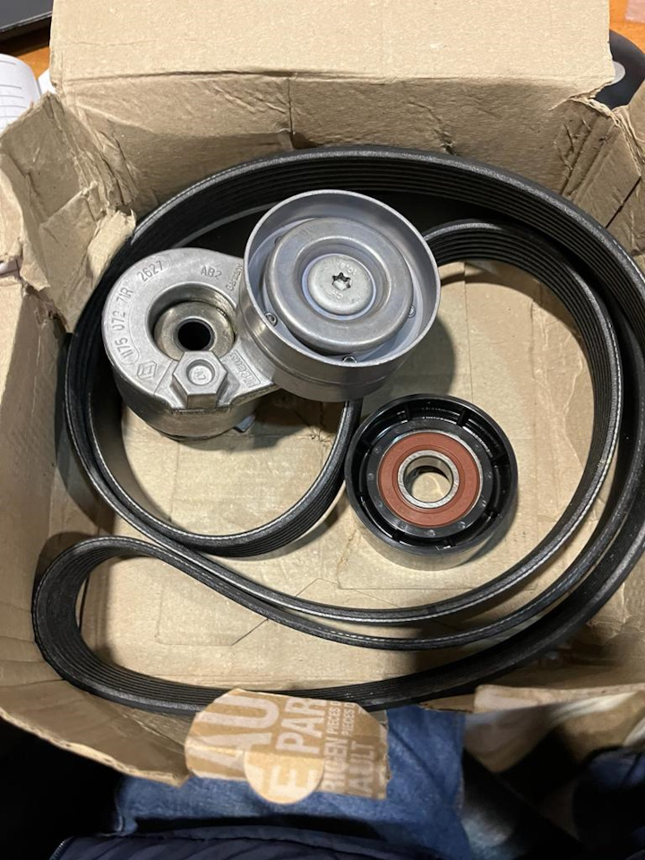 Новый приводной ремень с роликами Renault Duster 2.0 F4R на Renault ...