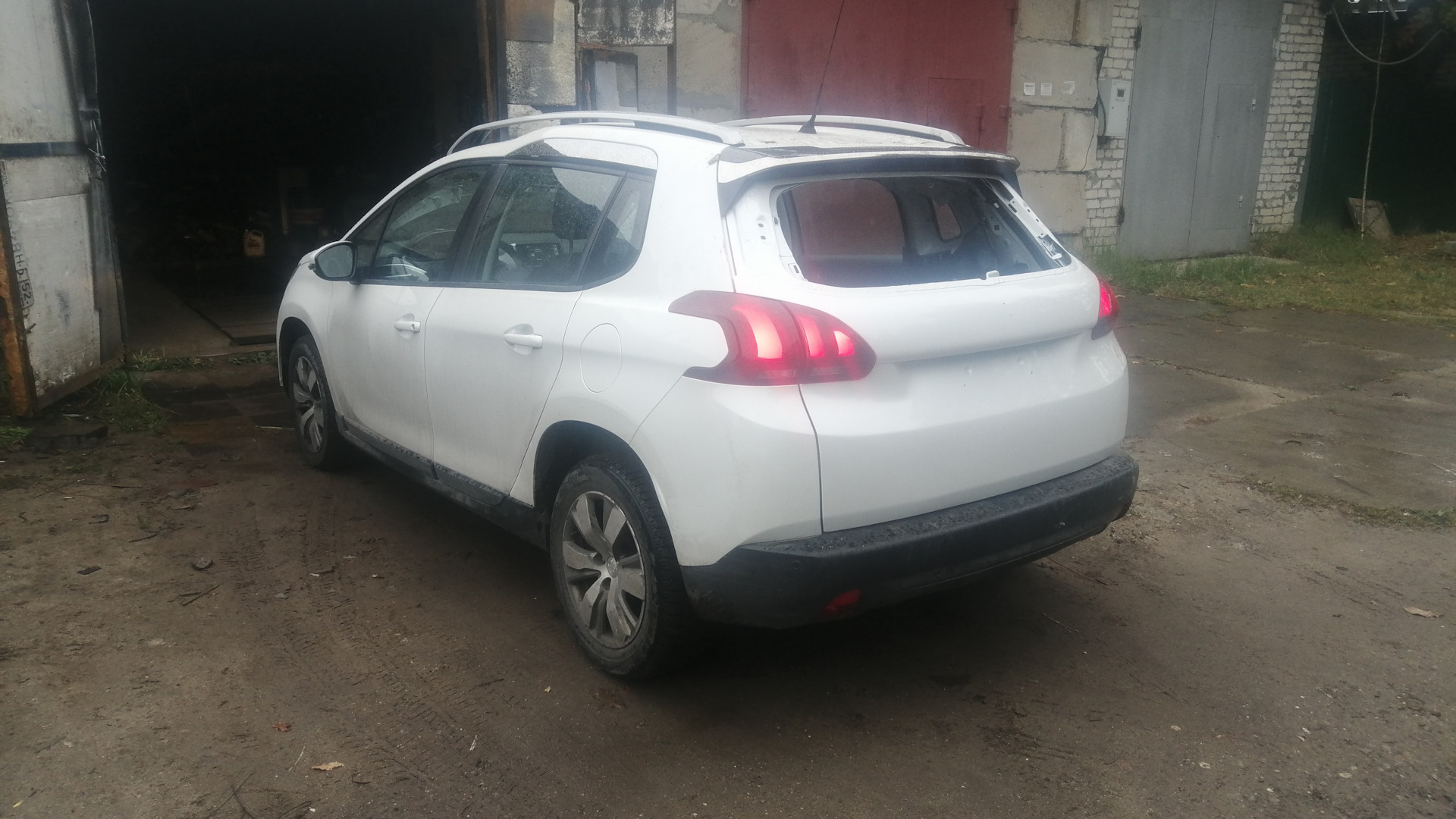 Peugeot 2008 (1G) 1.6 бензиновый 2014 | Машина жены на DRIVE2