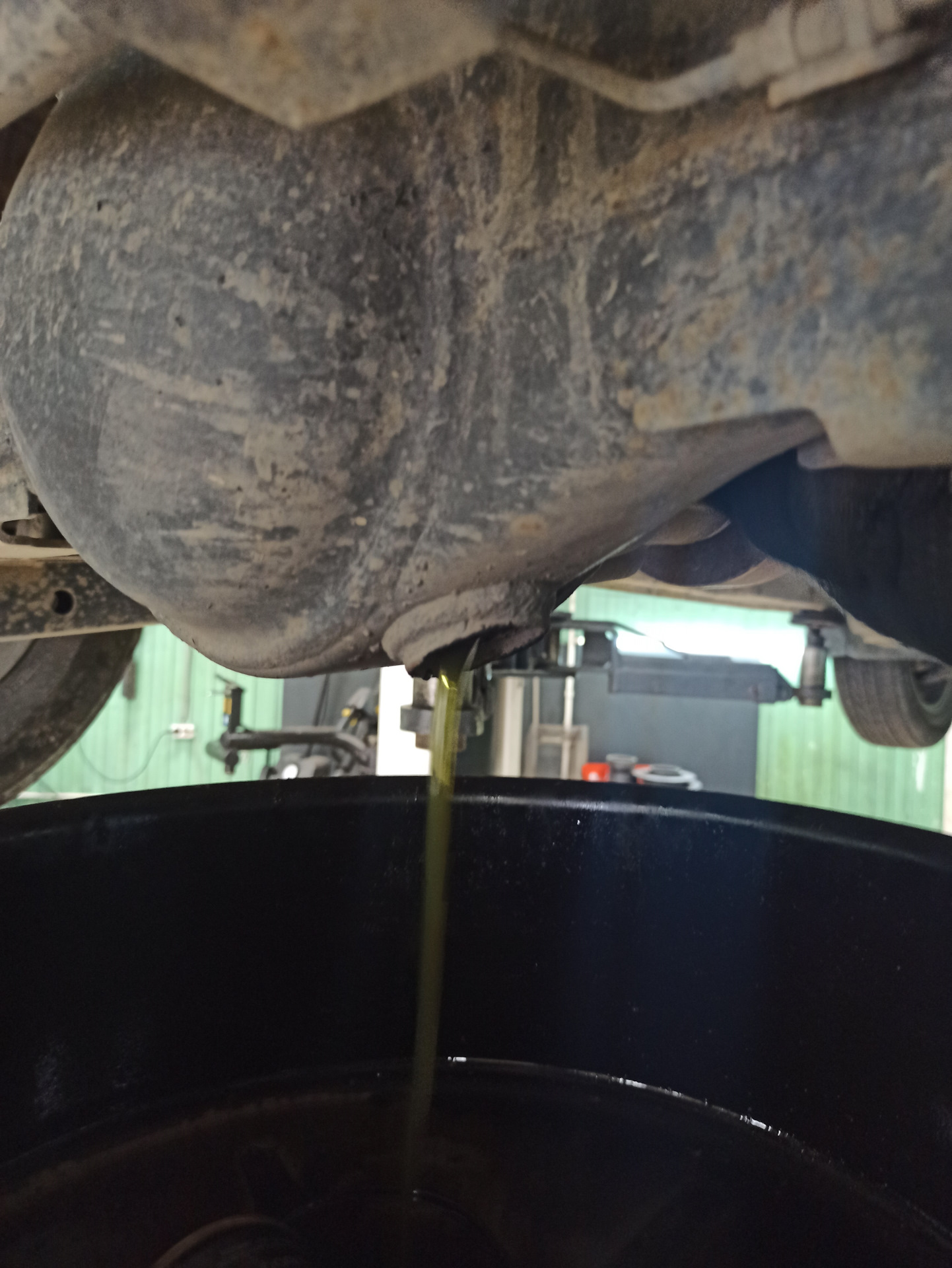 Смена трансмиссионного масла в раздатке, мосту и переднем редукторе ...