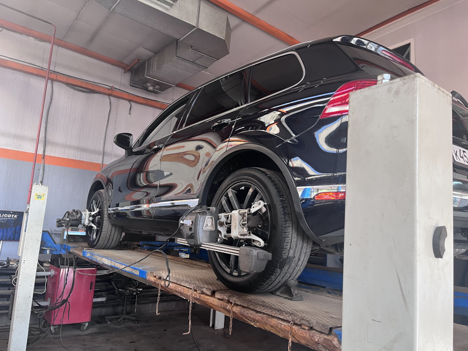 Замена тормозных дисков — Volkswagen Touareg (2G), 3 л, 2015 года ...