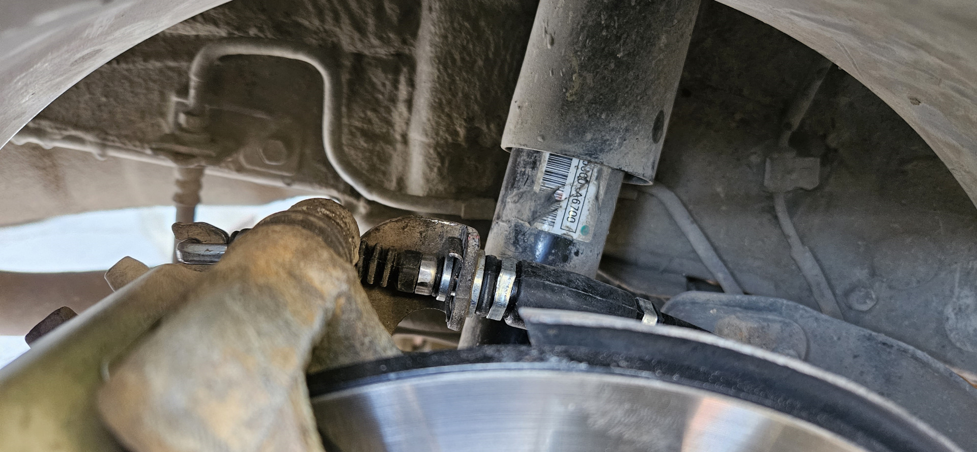 Замена тросов ручника без снятия колёс пошагово. — KIA Ceed SW (2G), 1 ...