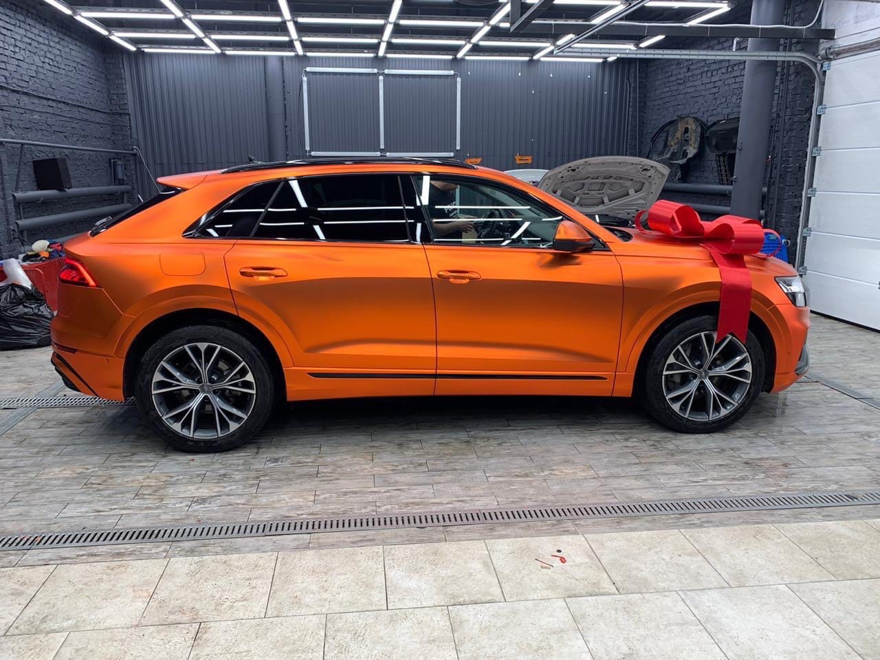 Orange 9 6. Audi q8 Orange. Audi q8 оранжевая. Ауди q8 оранжевая. Audi q8 Orange 2022.