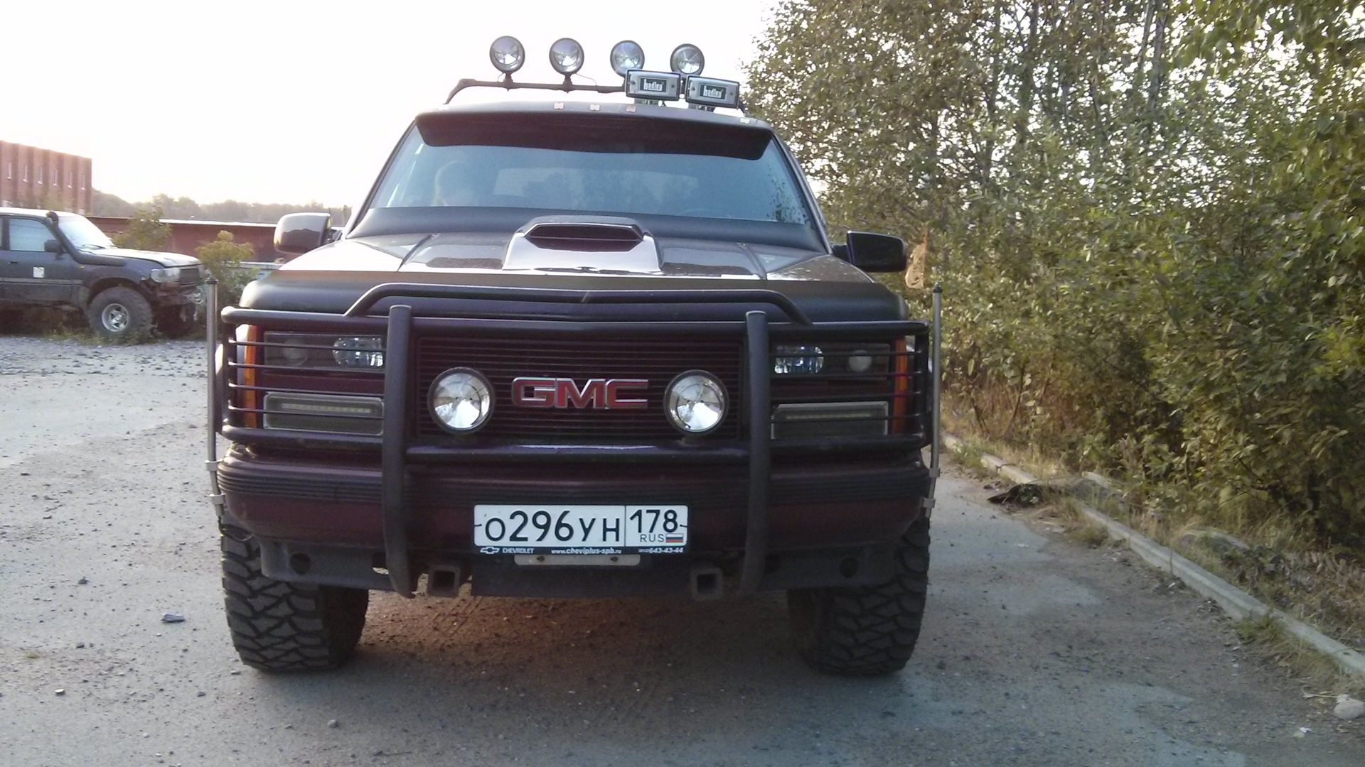 Кенгурятник GMC 2021