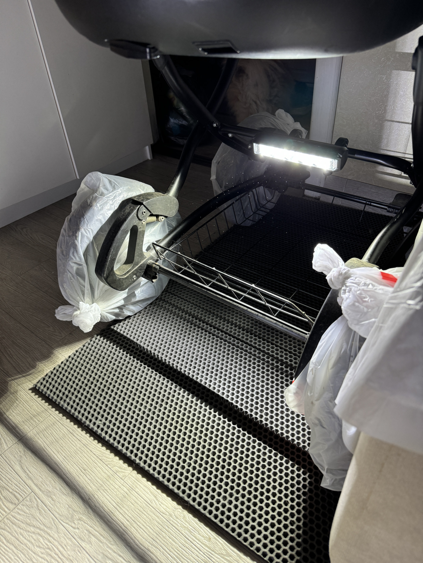 VOLVO XC26 или установка боковых зеркал заднего вида на детскую коляску ...