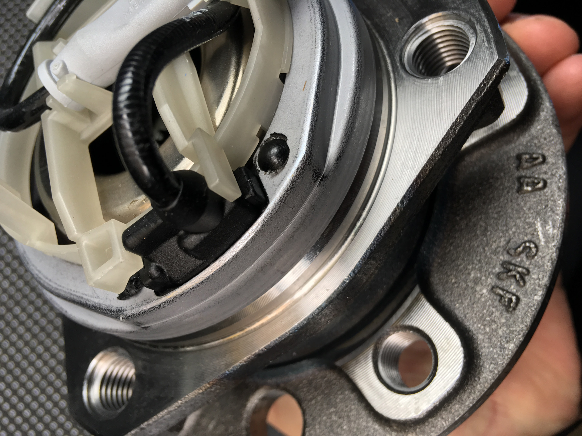 Замена сайлентблоков задней балки Febi, регулировка задней балки у ...