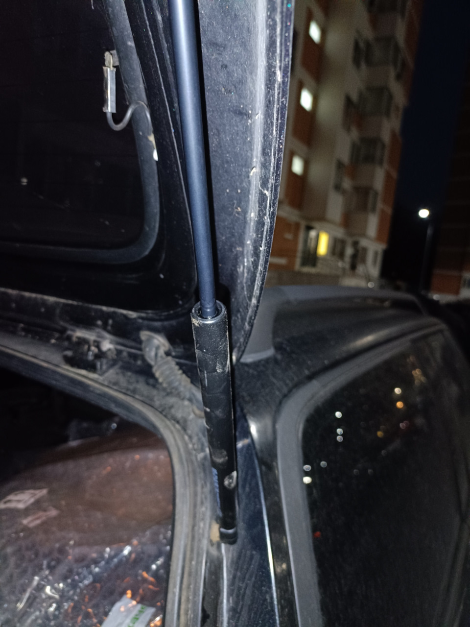 Газовые упоры багажника универсал — Opel Omega A, 2 л, 1994 года ...