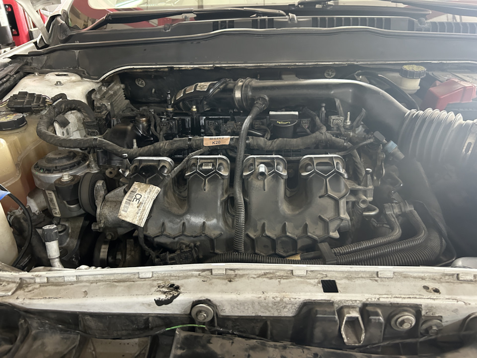 Замена прокладки клапанной крыши — Ford Fusion (America) (2G), 2 л ...