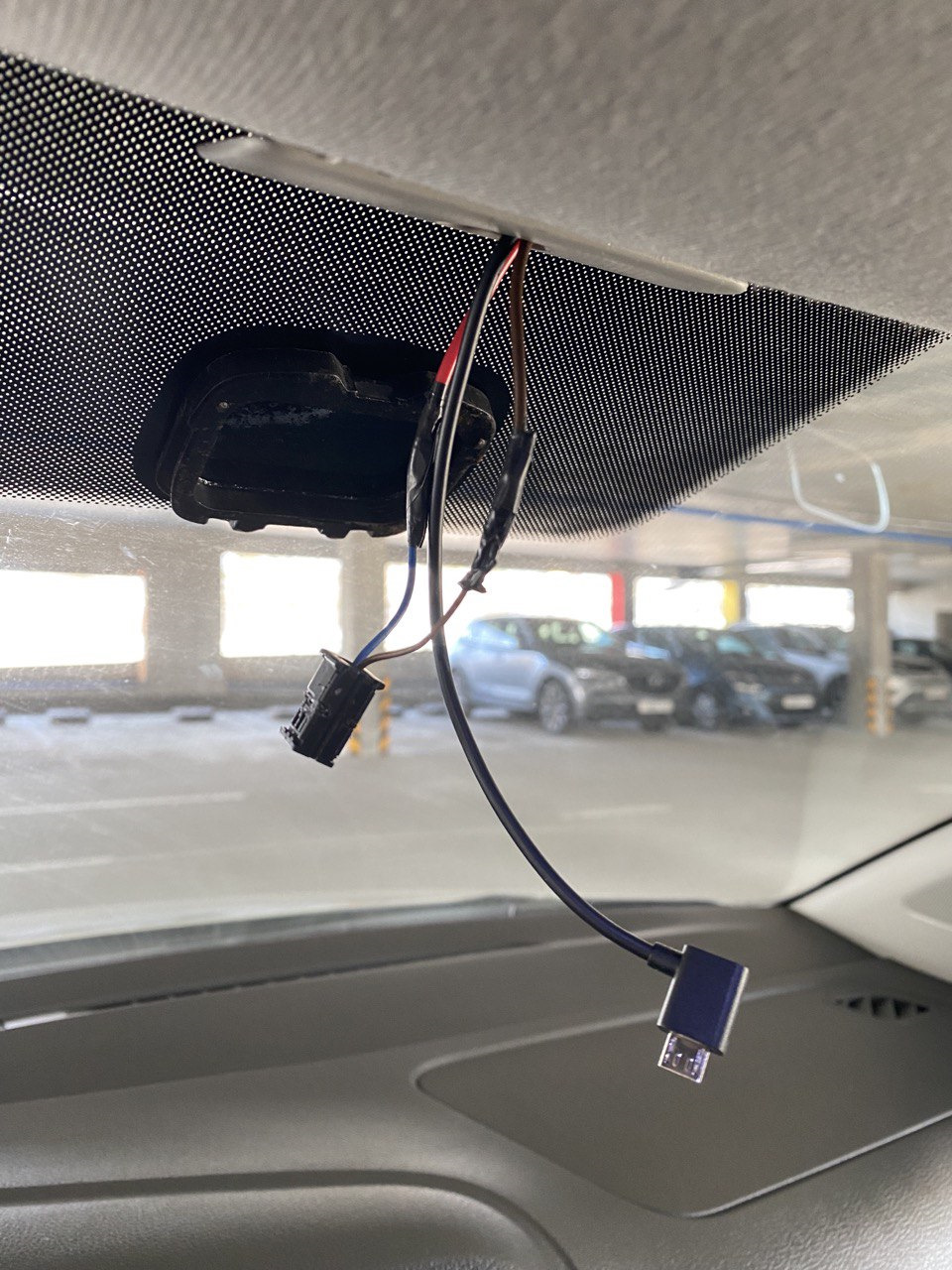 Салонное зеркало с автозатемнением в Polo Sedan — Volkswagen Polo Sedan ...