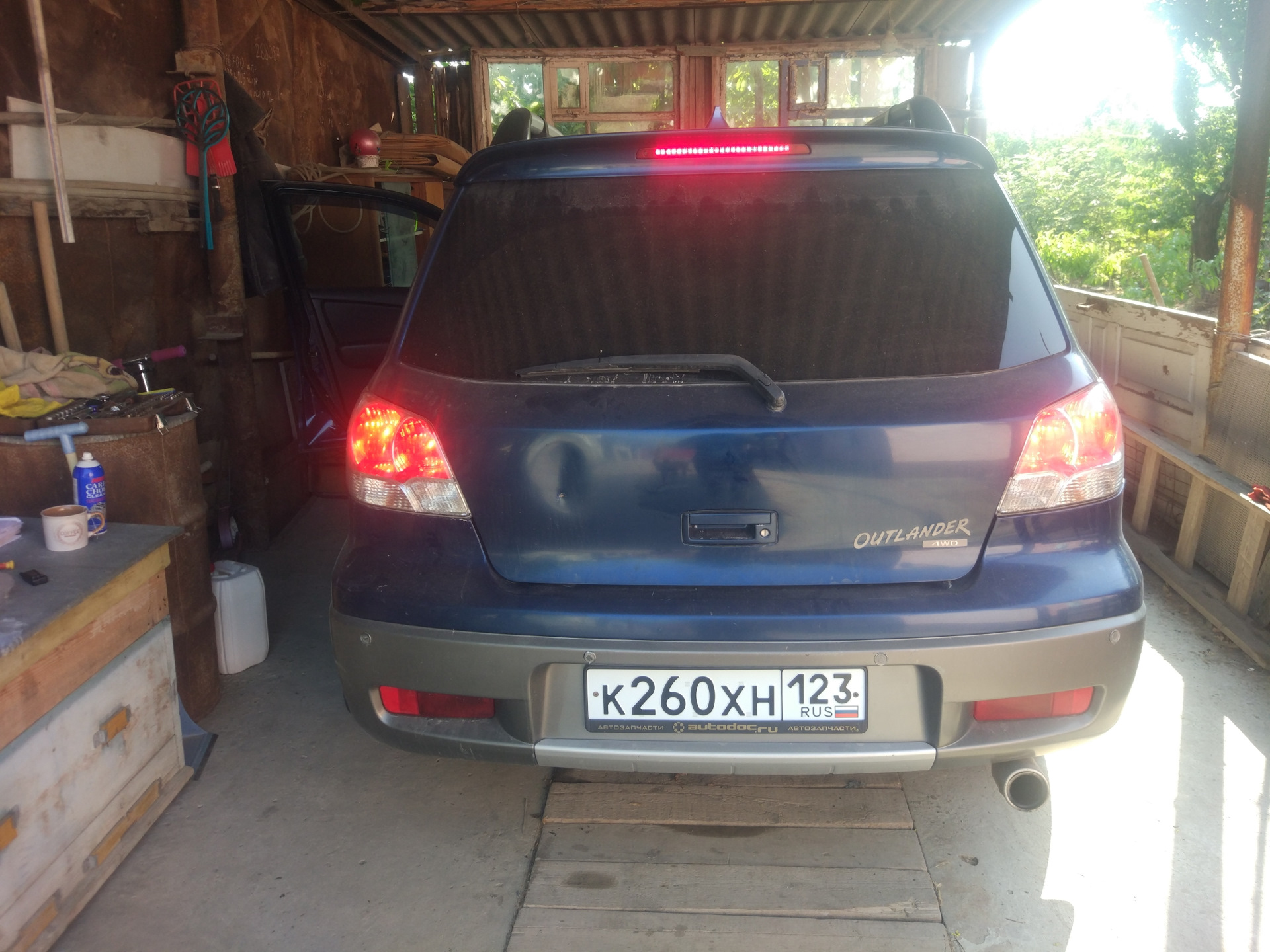 митсубиси аутлендер задний ход
