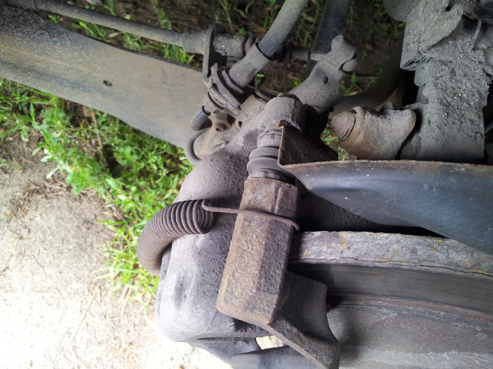 Один из способов — Nissan Lafesta (1G)