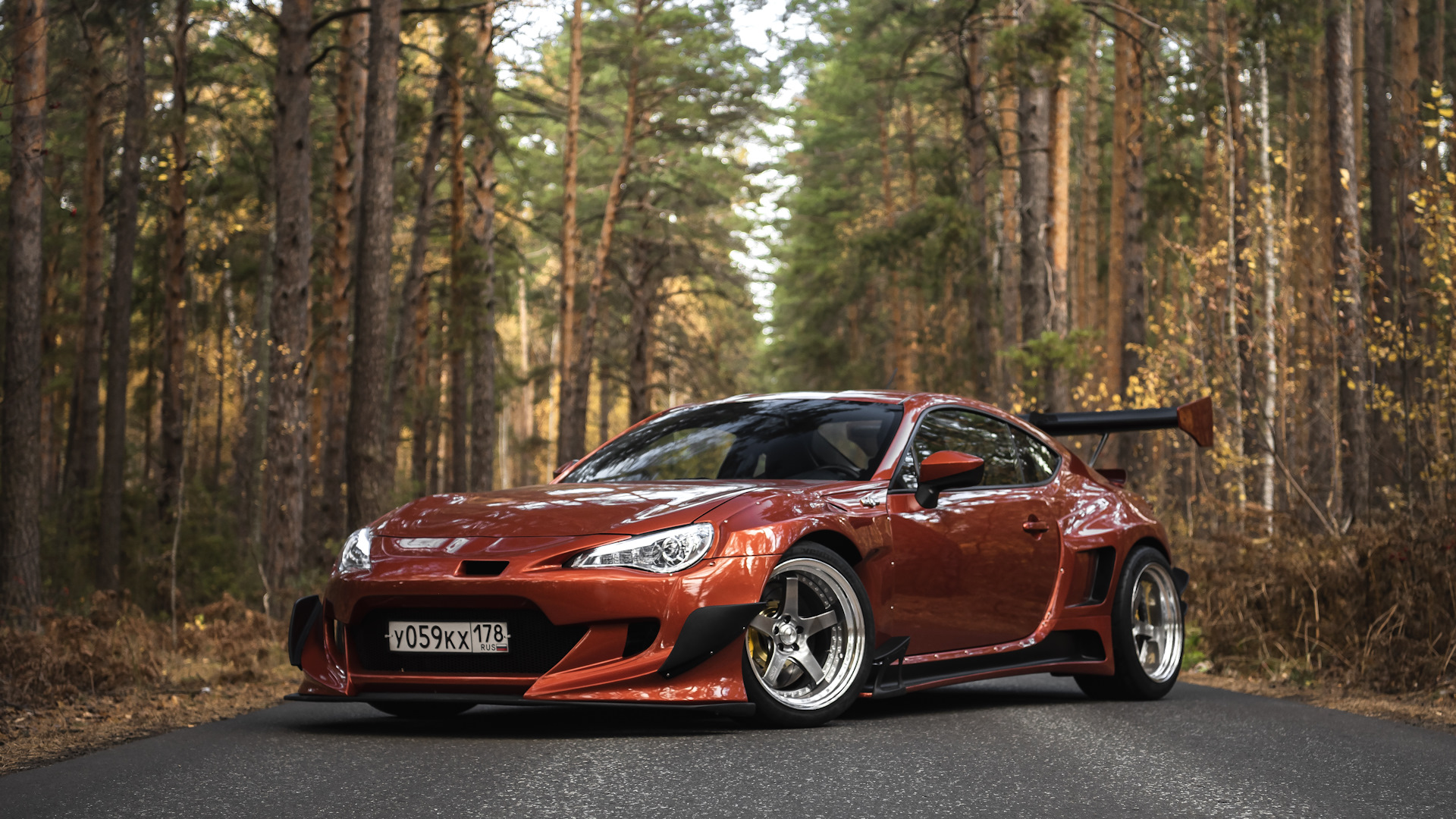 Toyota gt86 оранжевая