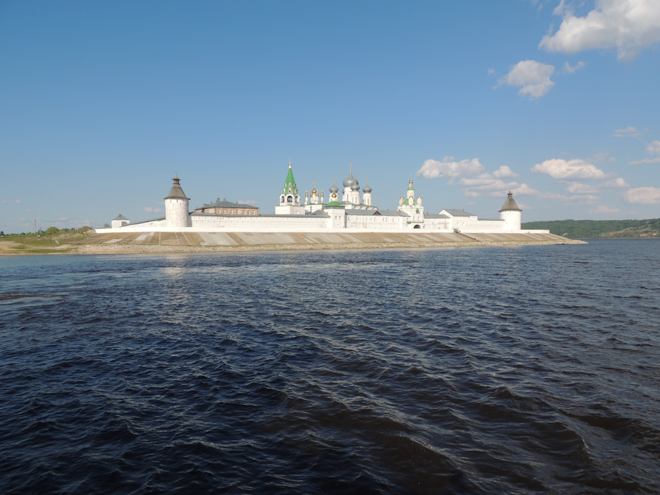 Экскурсии в макарьевский монастырь из нижнего новгорода. Макарьевский монастырь Лысково. Макарьевский монастырь Нижний Новгород. Желтоводский монастырь Нижний Новгород.