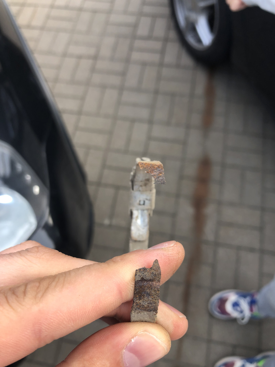 Замена лобового стекла — Audi A6 (C7), 1,8 л, 2015 года | визит на ...