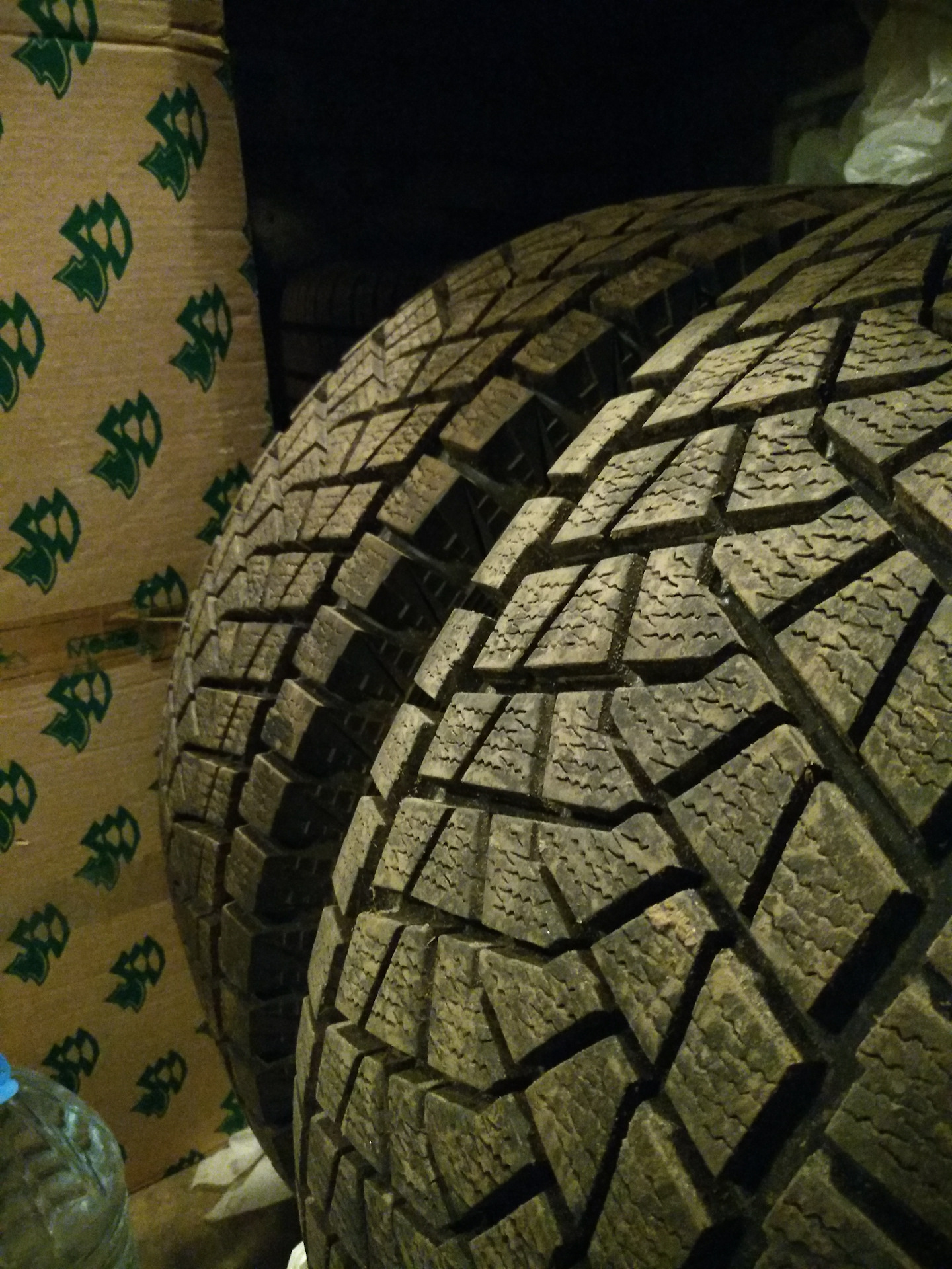 Bridgestone dm z3. Bridgestone blizzak dm-z3. Автошина r17 235/65r17 bridgestone blizzak dm-z3. Шины bridgestone blizzak dm z3. Bridgestone blizzak dm-z3.