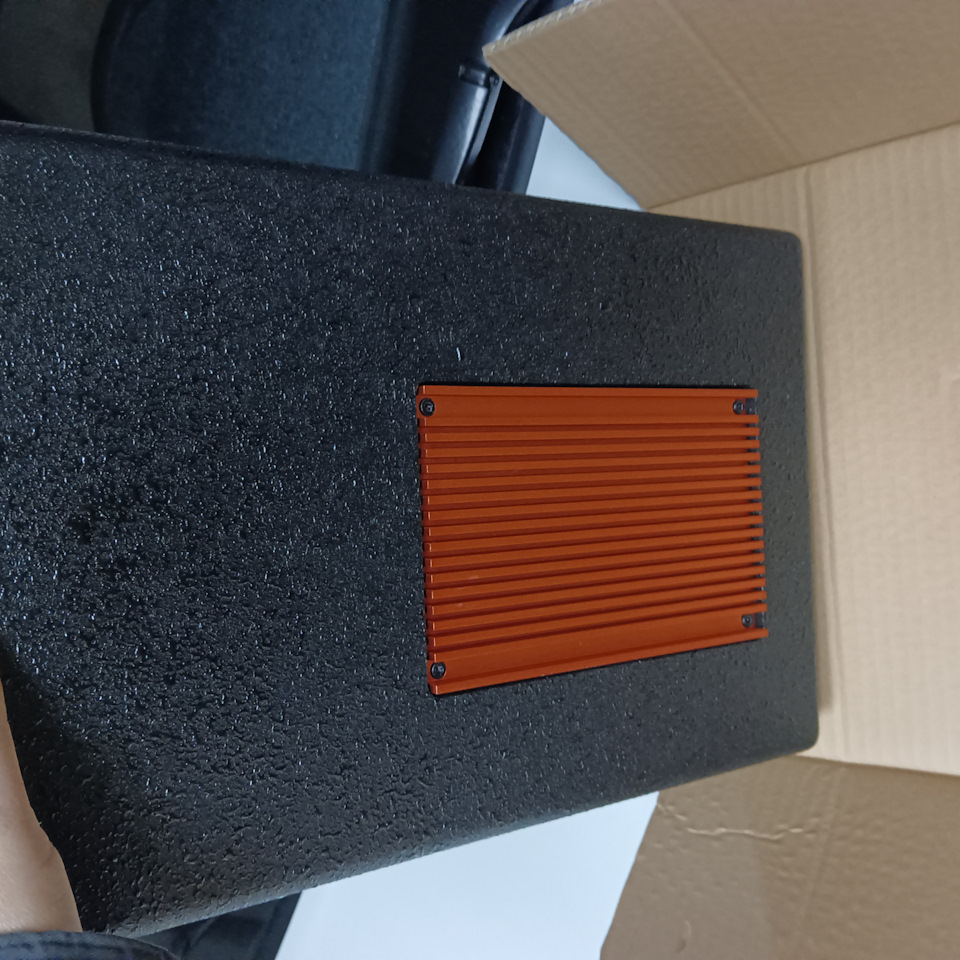 Маленький активный сабвуфер Barracuda 8A Underseat — Renault Sandero 2G ...