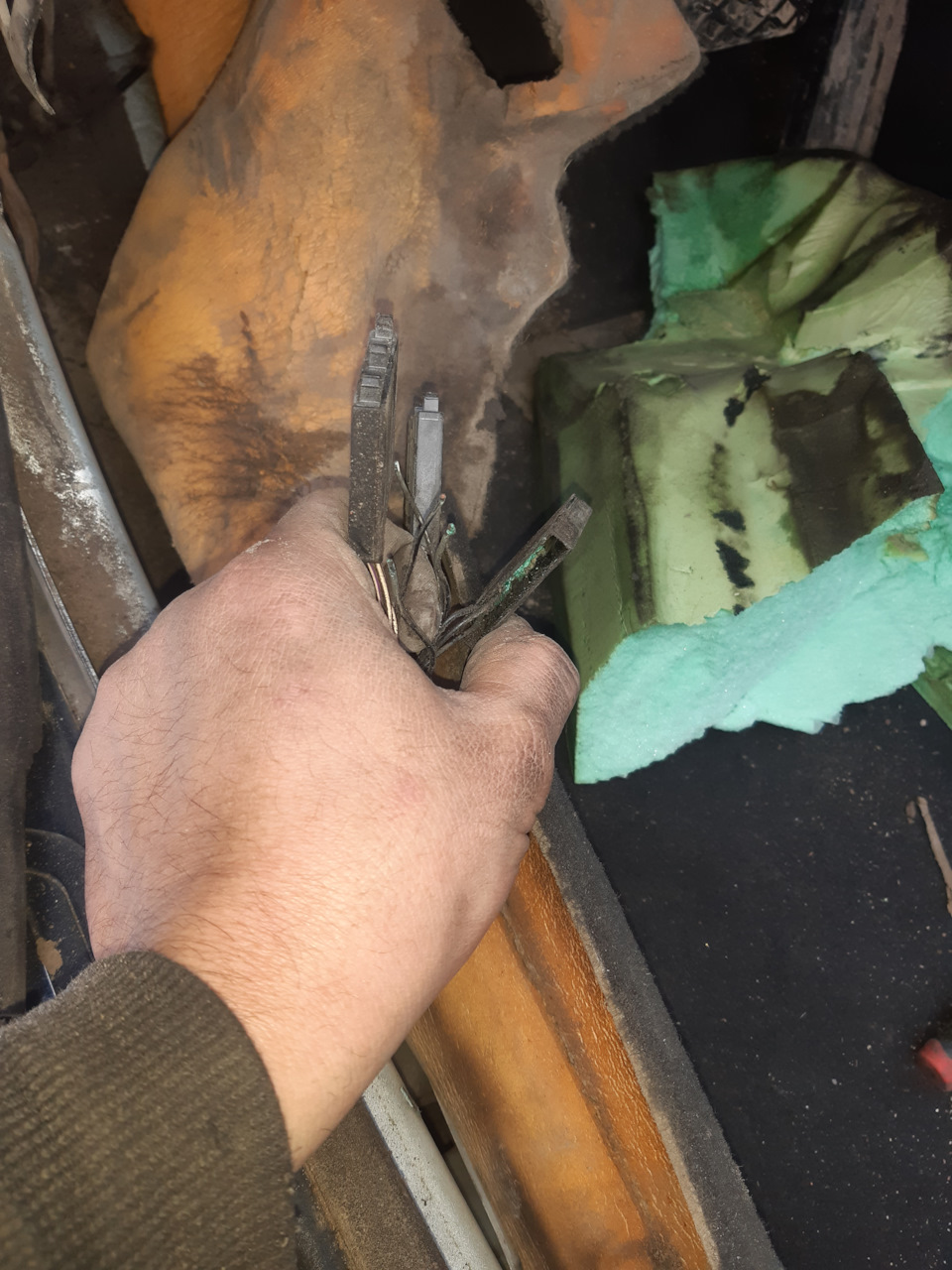 Не работает тахометр 21214. Приборка ваз нива 21213 плата. Плата щитка приборов нива 21214. Плата панели приборов ваз 21213. Nissan mistral не работает тахометр лампочки.