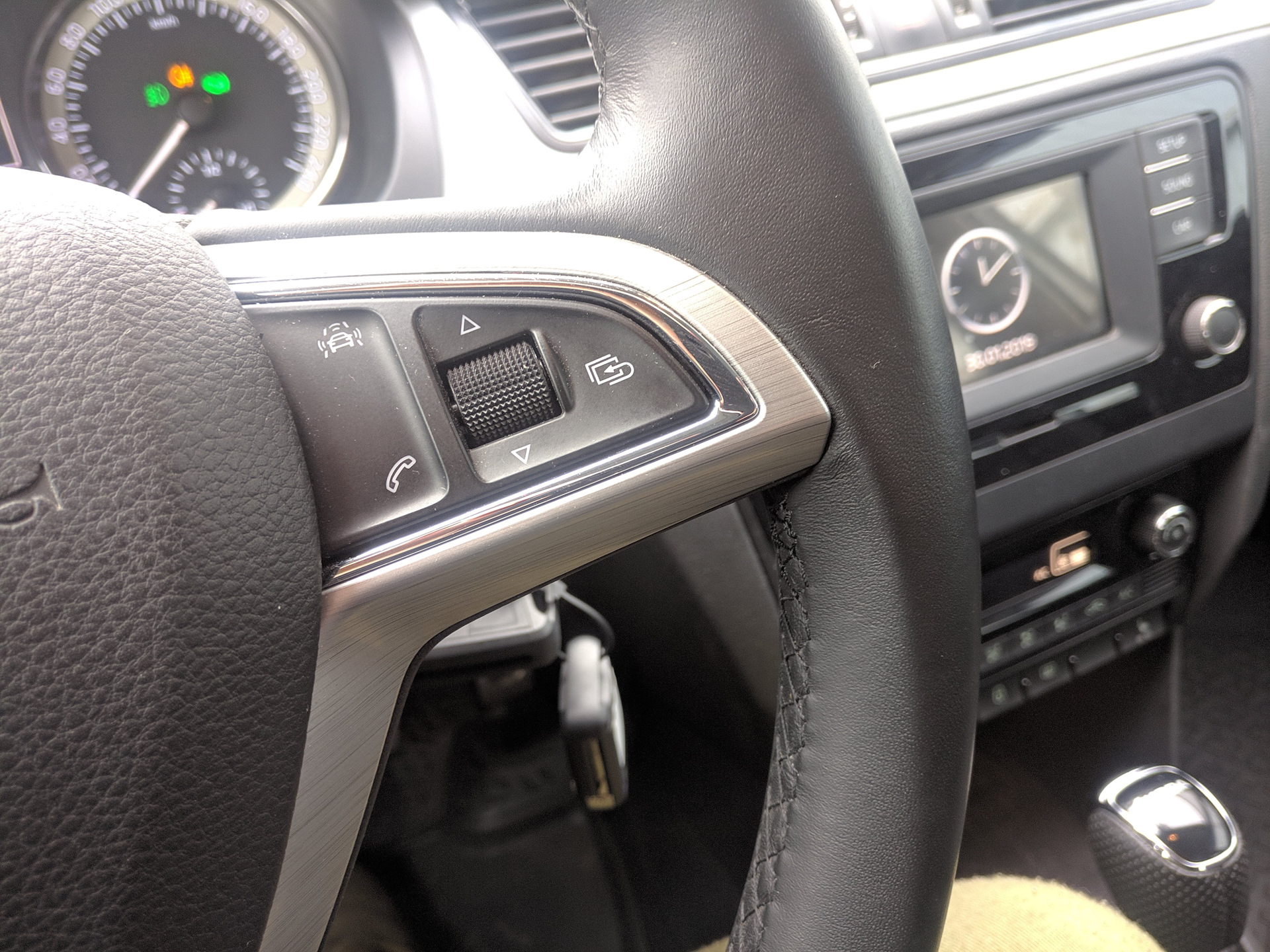 Шаг 2: Настройте экран и кнопки управления