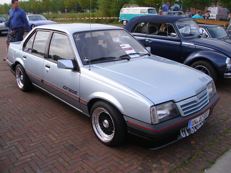 Opel Ascona gt Sport салон