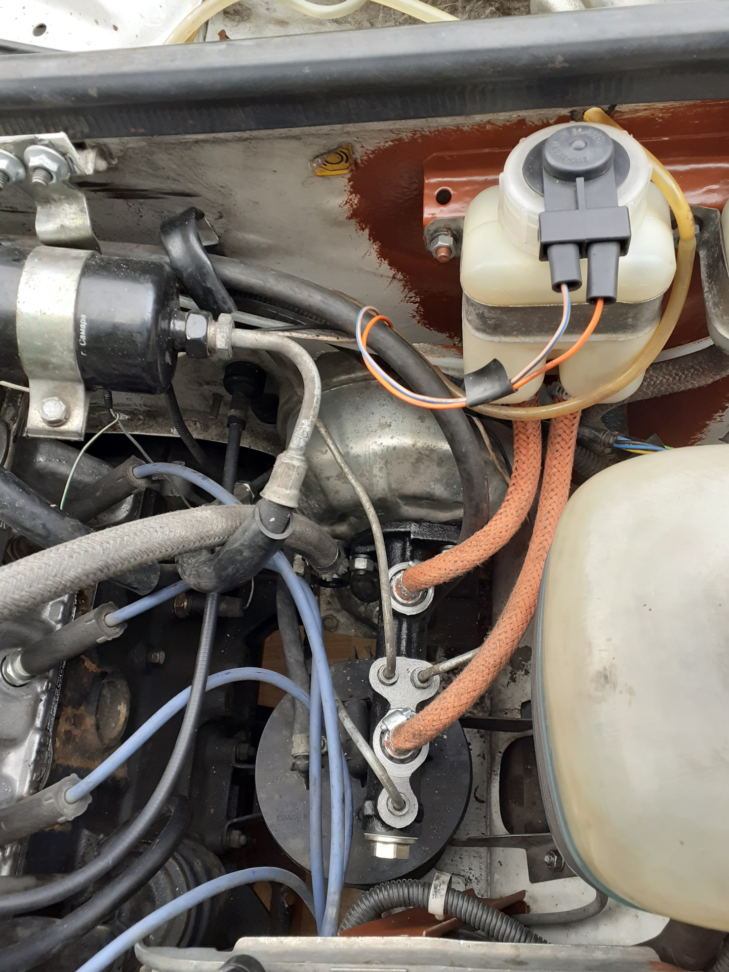 Не прокачиваются задние тормоза, удаление колдуна ваз. — Lada 21054, 1 ...