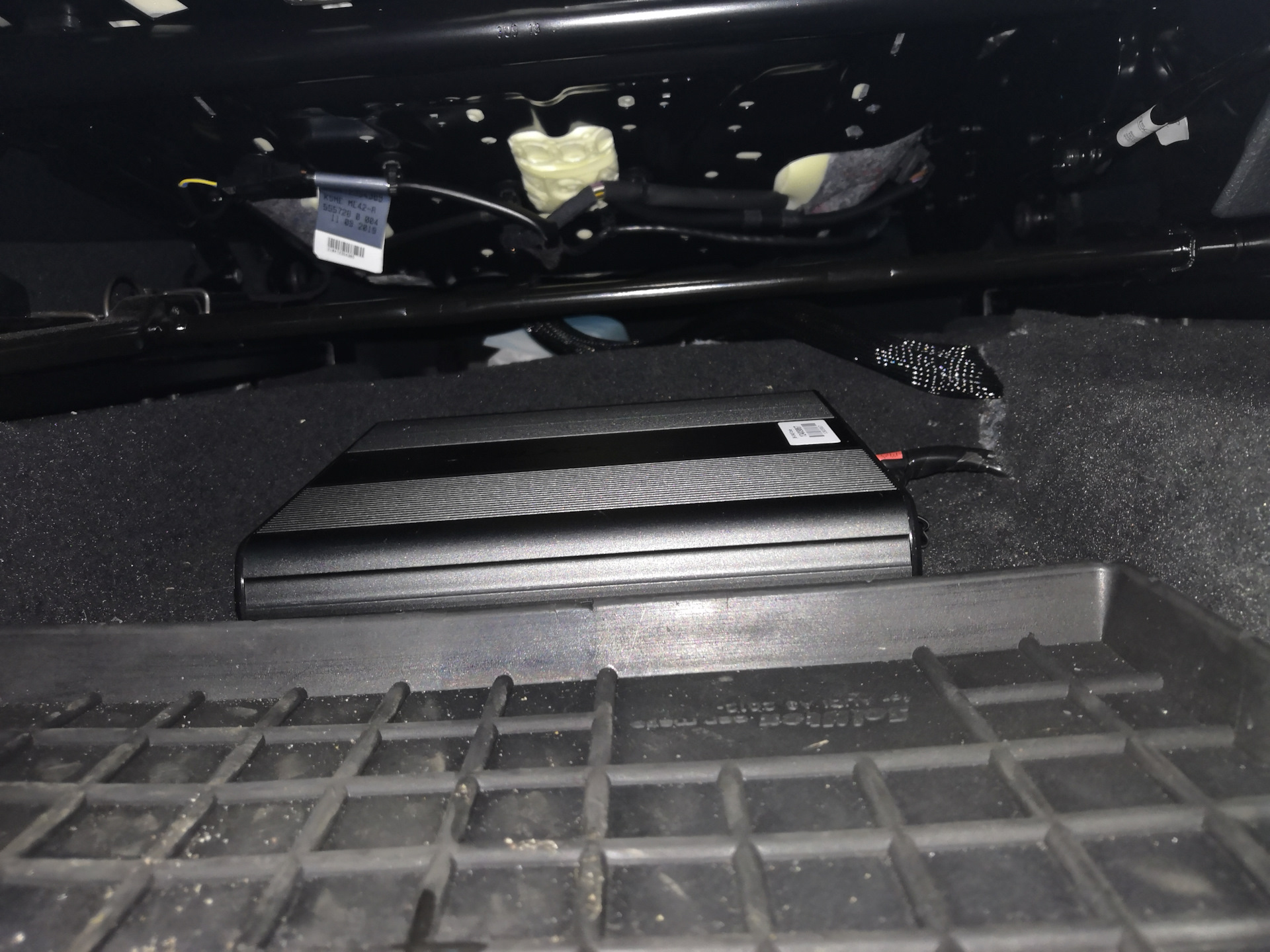 Аккумулятор BlackVue для двух видеорегистраторов BlackVue — Audi A3 (8V ...