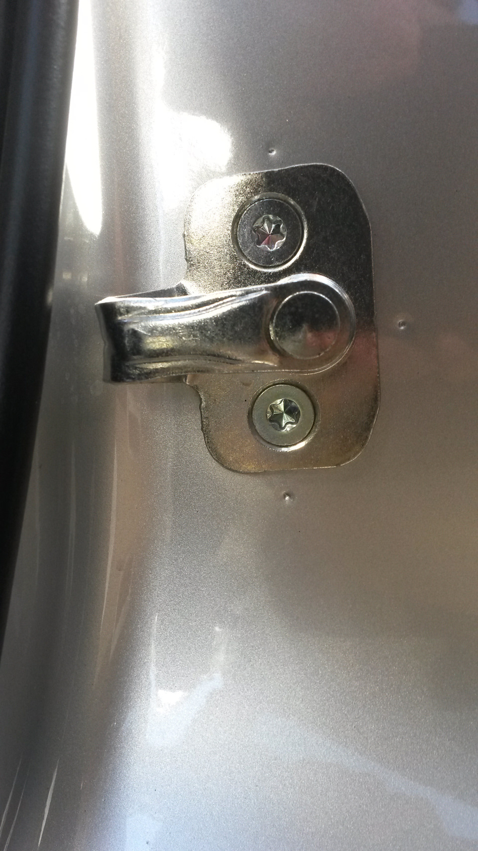 Заглушки на петли двери замка Опель Антара — Opel Antara, 2,4 л, 2013 ...