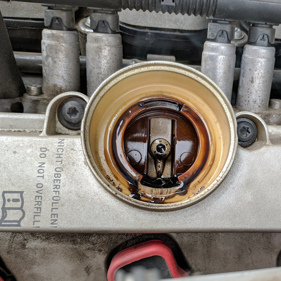 Масло чернющее, перепробег от стандартного интервала аж 3500 км. — Audi A5 (1G)