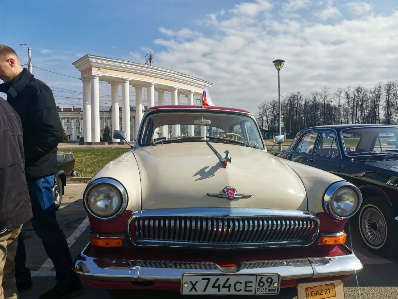 Открытие тверь. Выставка ретро автомобилей в Твери 2022. Выставка ретро автомобили Николо Березовка. Лучистое выставка ретро. Выставка ретро автомобилей в Малоярославце 2022 года.