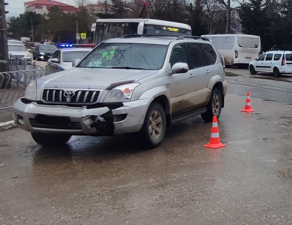 Способы определения износа протектора колес. Разница износа дтп. Разница износа дтп. Схема износа шин при неправильном схождении. Индикатор износа летние шины гардиан.