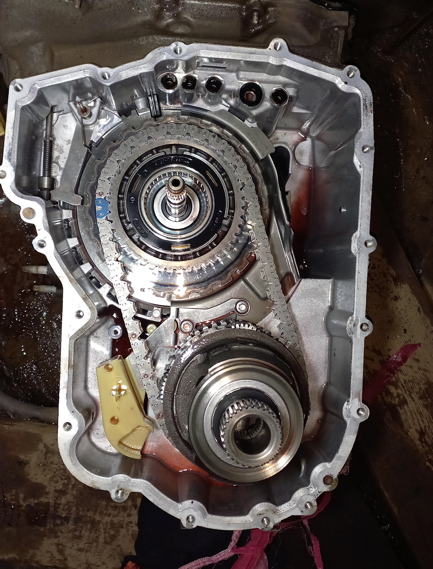 Течет коренной сальник, снятие АКПП — Ford Escape (2G), 2,5 л, 2008 ...