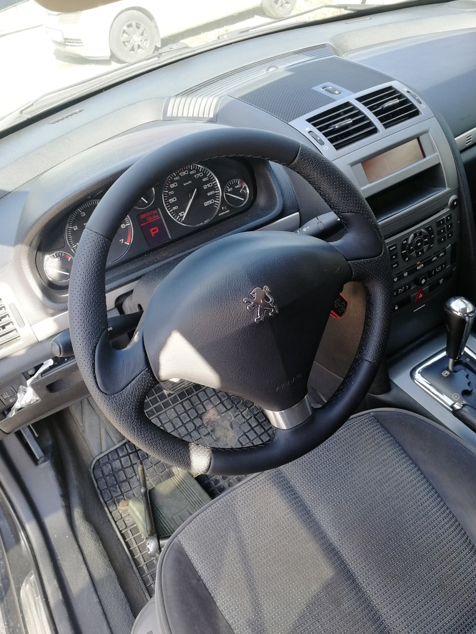 Замена руля Пежо 407 — Peugeot 407, 2 л, 2006 года | стайлинг | DRIVE2