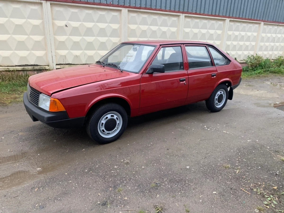 В переходной комплектации 2141-с начинкой от Святогора (салон сиденья, торпедо, разводка тормозных трубок и шлангов, Паровозик контурного делителя уже сверху, а не внизу… но с ВУТ и ГТЦ Кинешма)- но на 2141 с завода никогда не ставился F3R! — Москвич 2141