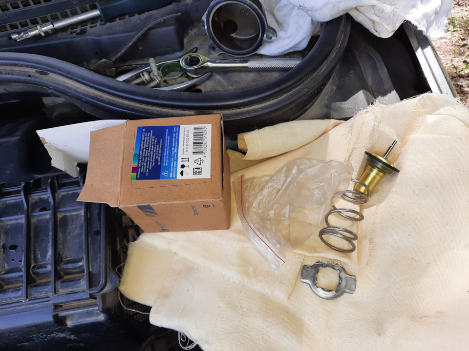 Перегрелся… Замена вставки термостата прямо у магазина по быстрому или ...