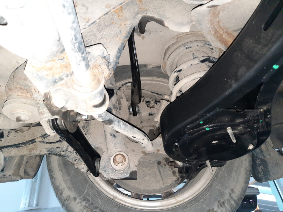 Замена рычагов передней и задней подвески Ford mondeo 4 2.0l MT 2012