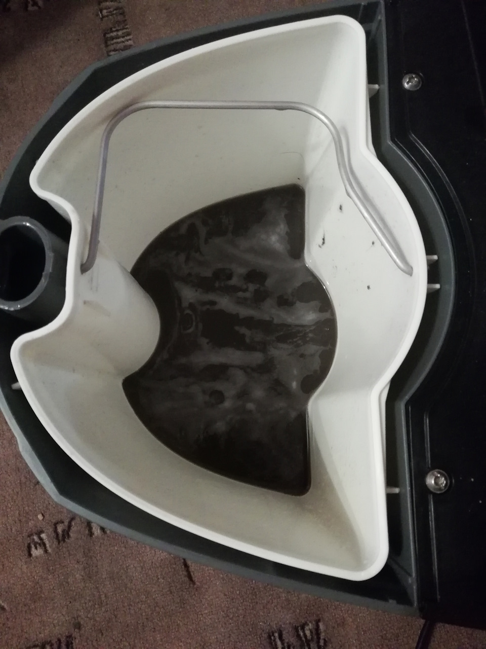 Как снять решетку радиатора на фольксваген поло седан - 88 фото