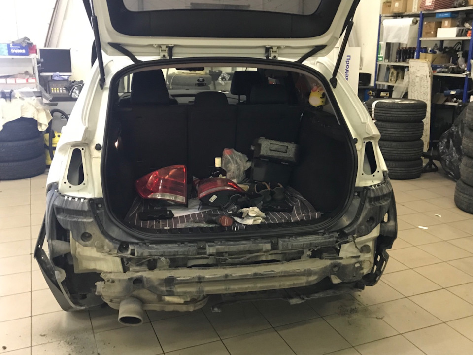 Снимаем бампер — BMW X1 (E84)