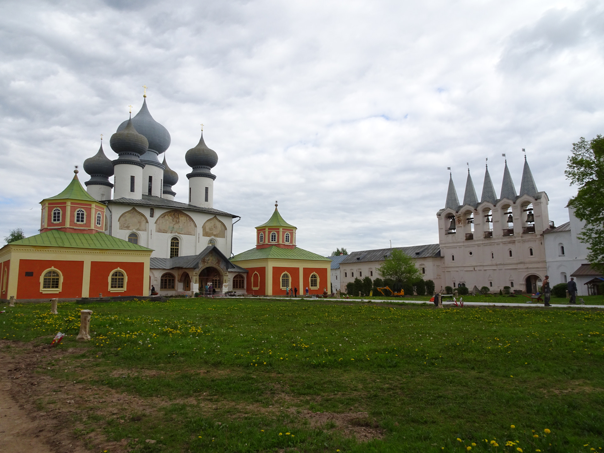 Староладожский Никольский мужской монастырь теплоход