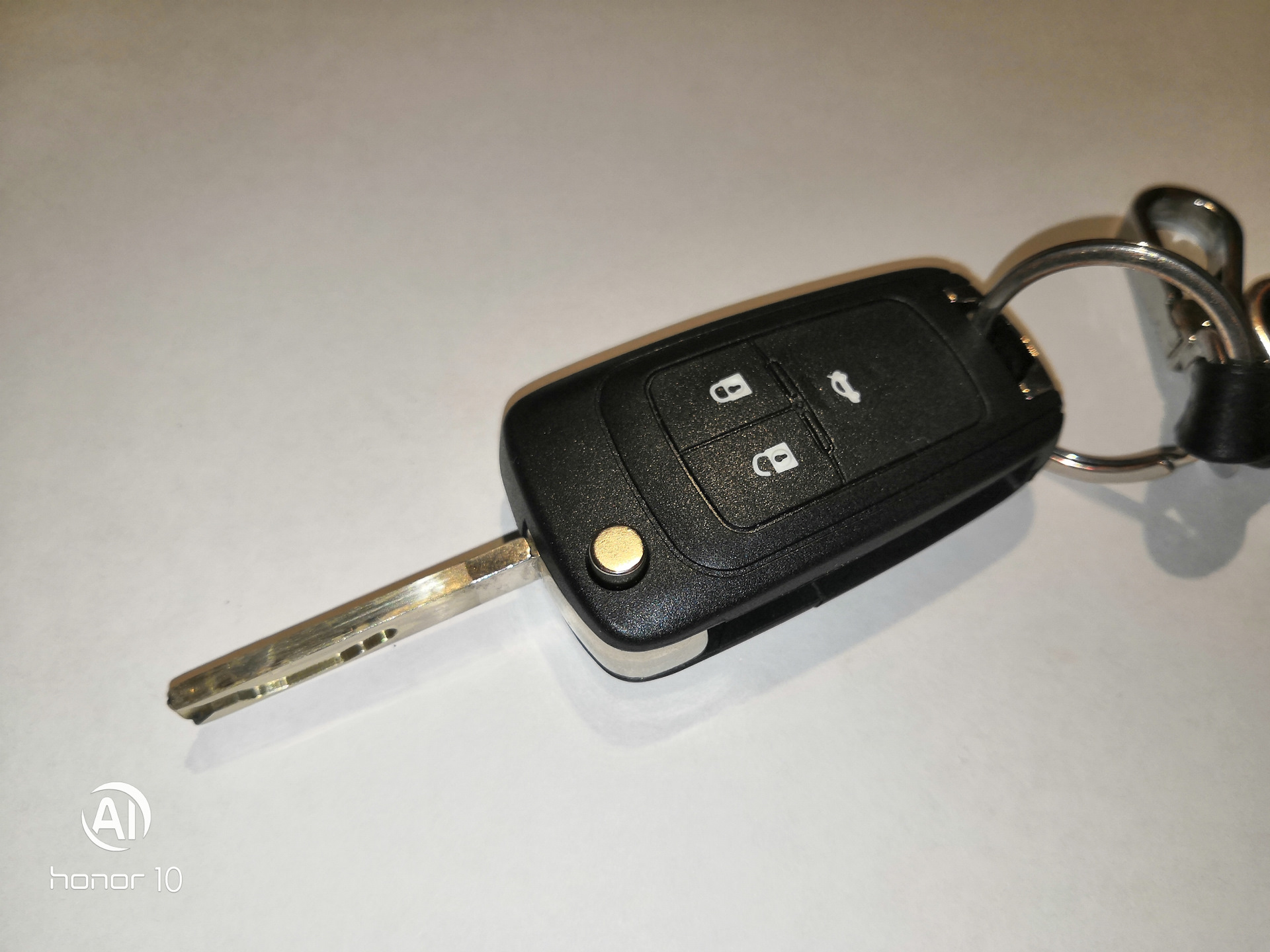 Ключи зажигания астра h 2008. Ключи от опеля. Ключ от opel найден. Ключ от opel найден. Найдет ключ от опеля.