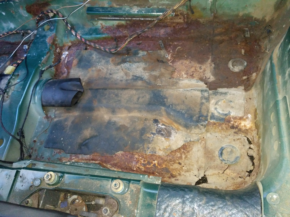 Сквозная коррозия кузова — Volkswagen Passat B5, 1,6 л, 1996 года ...