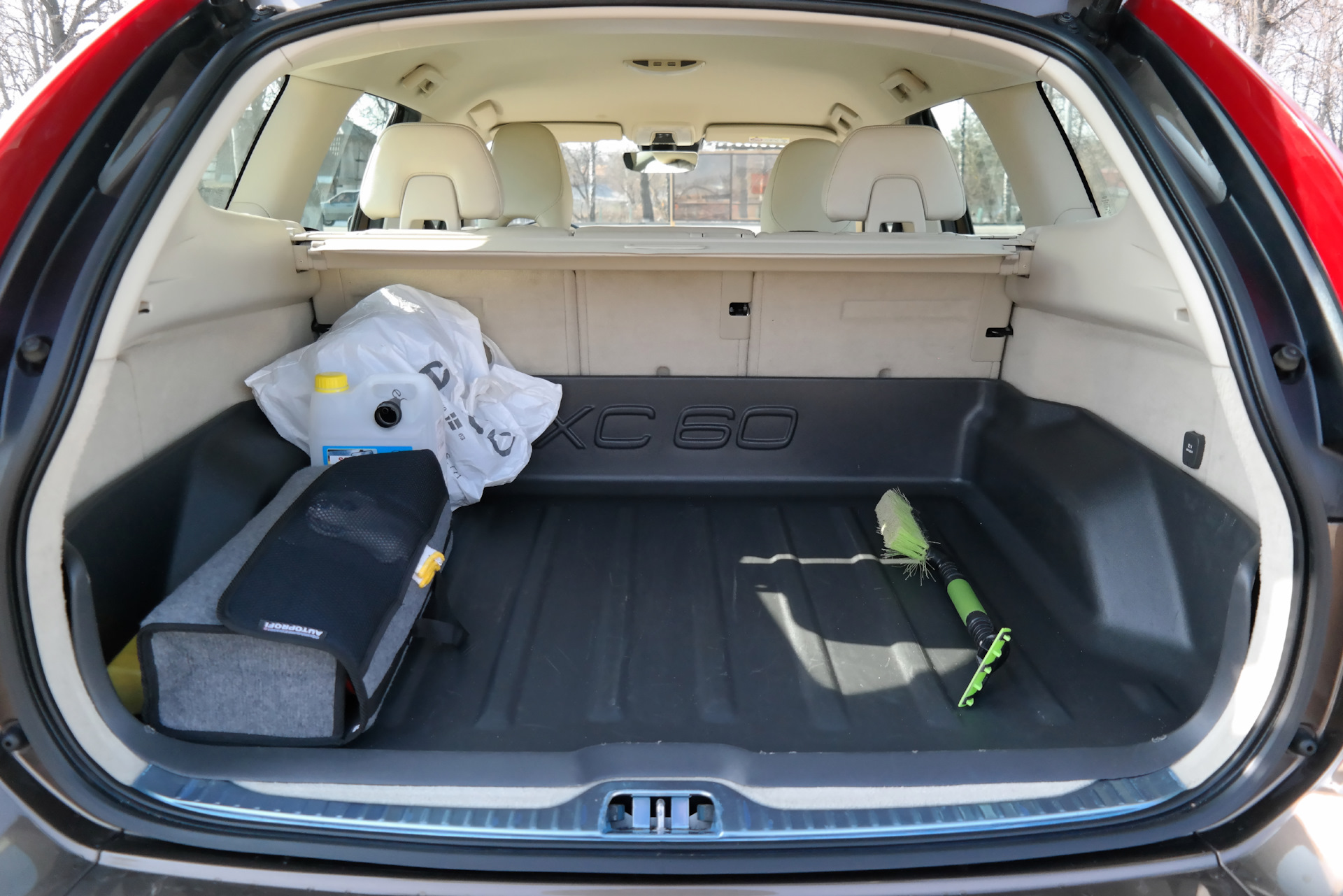 Правка кузовных деталей без покраски — Peugeot 308 (1G), 1,6 л, 2012 ...